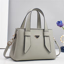 Bolsa Feminina Moderna e Elegante – Bolsa de Ombro e Transversal em Couro Macio de Alta Qualidade, com Grande Capacidade e Alças de Mão.